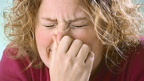 احذر من "كتم العطسة".. المخاطر أكثر مما تتوقع