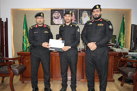 "الحربي" يُكرِّم عدداً من منسوبي دوريات أمن حائل