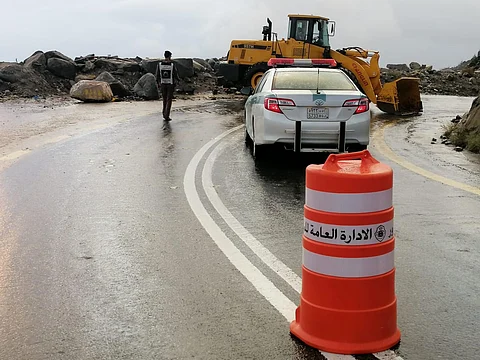إغلاق عقبة "حزنة الباحة" احترازيًا بسبب الأمطار