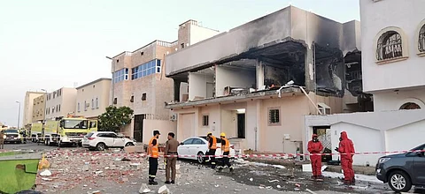 شقيق الناجي من انهيار منزل "شرائع مكة" يروي تفاصيل الحادثة.. غاز وسقوط جدران