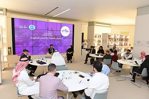 "ناريمان دخيل": العرب يقرأون ٦ دقائق سنوياً والغرب 200 ساعة