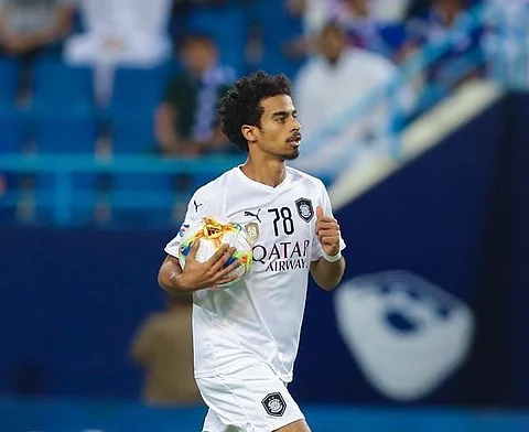 حقيقة اقتراب "الهلال" من ضم "أكرم عفيف" لاعب "السدّ"