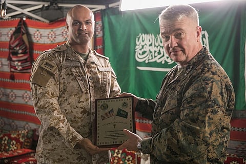 شاهد من فلوريدا.. مكتب الاتصال العسكري السعودي يشارك في "الليلة الدولية للحلفاء"