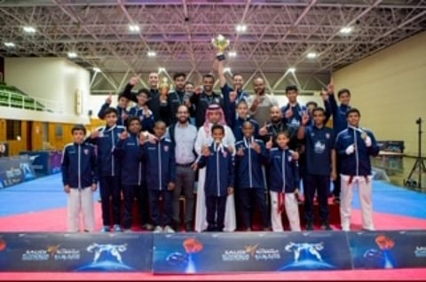 أندية الحي تعلم الطلاب "مهارات الإملاء" وتحتفي بإنجازات الوطن