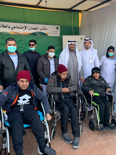 "الضمان" تشارك بجناح تعريفي.. وتزفّ 115 شابًّا وشابة إلى "سوق عمل الطائف"