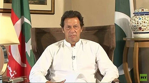 "عمران خان" يصل إلى المدينة المنورة