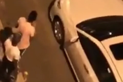القبض على شابين حطما زجاج خمس مركبات في مكة المكرمة