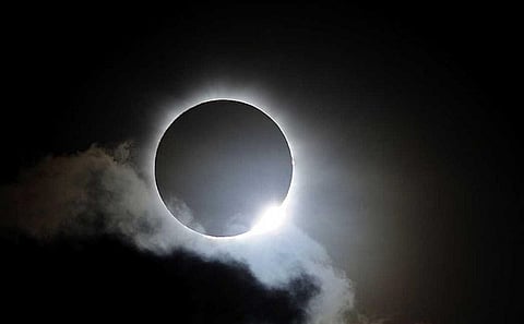 الفلكي هندي لـ"سبق": النظر للكسوف الشمسي المقبل بدون حماية خطيرٌ على النظر
