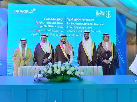 بدر بن سلطان يشهد توقيع أكبر عقود الإسناد والتشغيل في تاريخ الموانئ السعودية