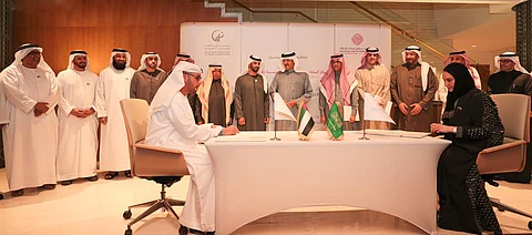 السعودية والإمارات توقعان اتقافية تعاون لخدمة أبحاث الإعاقة