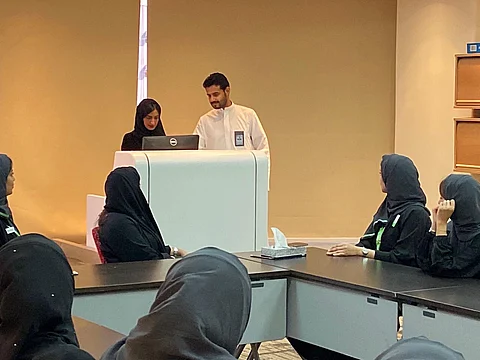 تعيين 200 موظفة في صالات مطار جدة