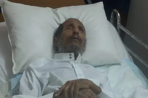 مستشفى الملك فيصل بمكة يرفض نقل مسنٍّ مريض لمنزله بالإسعاف