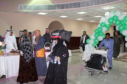 شاهد.. وصول أول فوج من المعتمرين عبر ميناء ينبع التجاري