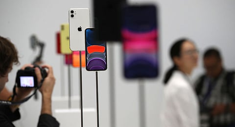 براءة اختراع "غريبة" من "أبل"... آيفون بلا أزرار ولا كاميرات