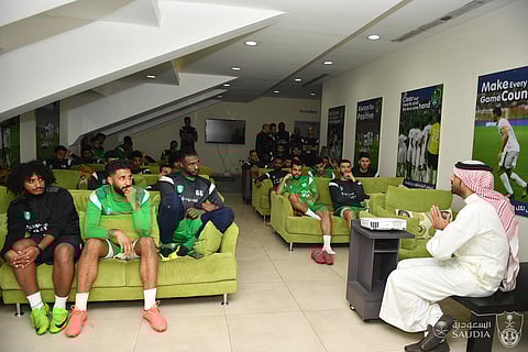 الصائغ للاعبي الأهلي: صححوا أخطاء الشباب.. إرضاء الجماهير مطلب