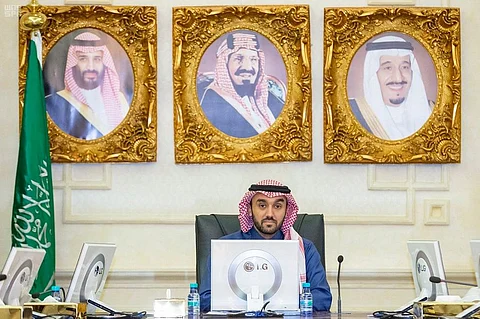 رئيس "هيئة الرياضة" يجتمع برؤساء أندية الدرجة الأولى لكرة القدم