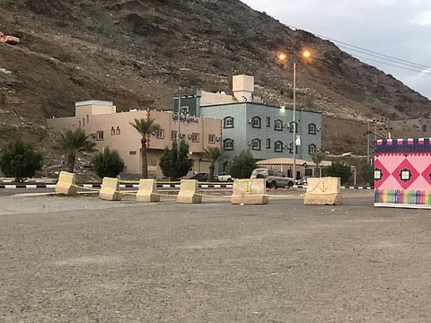 تذمُّر الأهالي من إغلاق جزئي بمهرجان المخواة.. و"سبق" تكشف التفاصيل