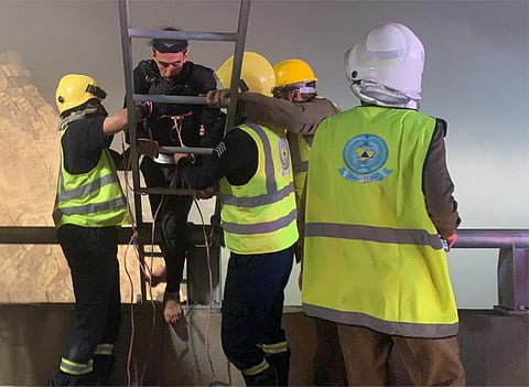 إنقاذ 7 أشخاص علقوا بجبال كرا في "هدا الطائف" بسبب الضباب الكثيف