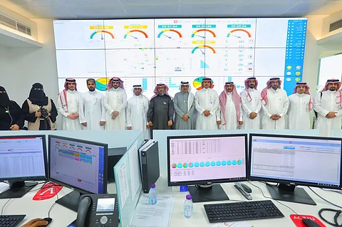 أرقام قياسية بالثانية.. كاميرات خلفية ترصد المركبات الملاحقة لسيارات الإسعاف