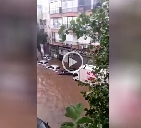 بالفيديو.. تل أبيب تغرق بمياه الأمطار والسيول وإعلان حالة الطوارئ
