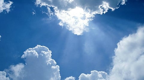 أجواء المملكة في توقعات المسند: سماء صافية وشمس ساطعة ونجوم لامعة