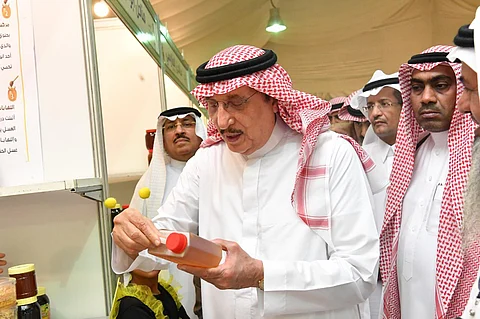 50 نحالاً يعرضون 5 أطنان من العسل.. وأمير جازان يرعى حفل انطلاقه بالعيدابي