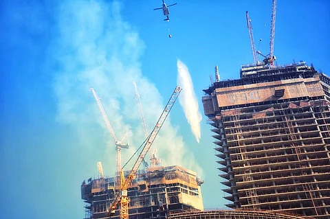 "المنتشري" لـ"سبق": سيطرنا على 90% من حريق مبنى كورنيش جدة