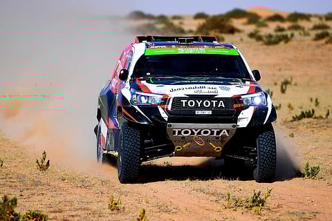 بالصور .. الإسباني ساينز يتصدر متسابقي "داكار" في مرحلته السادسة .. والراجحي رابعًا