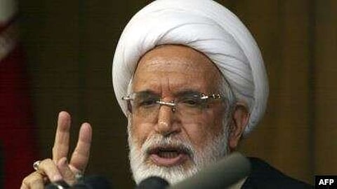 لماذا تأخرت؟ معارض إيراني يطالب "خامنئي" بالتنحي لهذا السبب