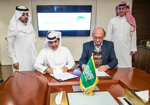 توقيع مذكرة تعاون مشترك بين الاتحادَيْن السعودي والدولي للصحافة الرياضية