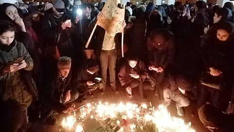 إصابات واعتقالات وإطلاق نار في مواجهات عنيفة بين الأمن والمتظاهرين بطهران