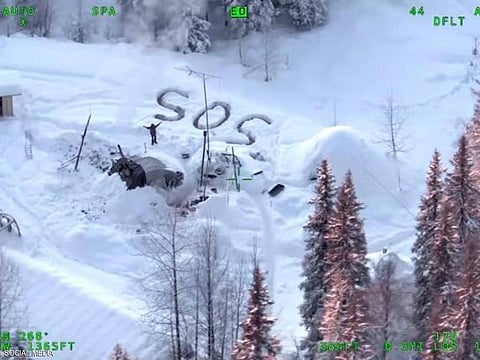 كيف نجا رجل قضى 23 يومًا في منطقة متجمدة ملتحفًا بمعطفه