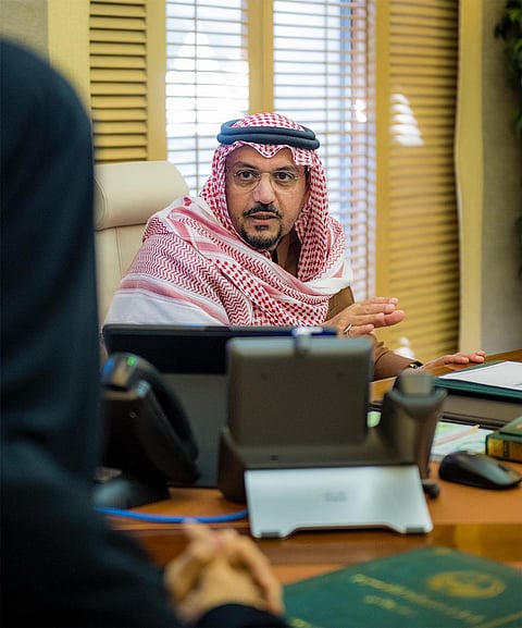 أمير القصيم يدشن انطلاق جائزة "شقائق الرجال"