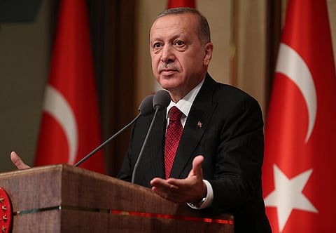 أردوغان يضطهد الصحفيين.. أوغلو: يضيّق الخناق على الإعلام المعارض