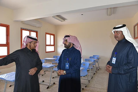 مدير تعليم النماص يقف على أكثر من 15 موقعًا ويوجه بسرعة الإنجاز