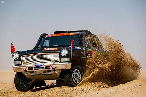 "كارلوس ساينز" يبتعد في الصدارة قبل جولتين من ختام رالي داكار السعودية 2020