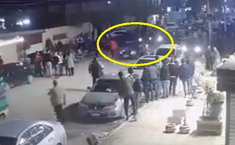 بالفيديو.. شجار على أولوية المرور ينتهي بحادث دهس جماعي في مصر