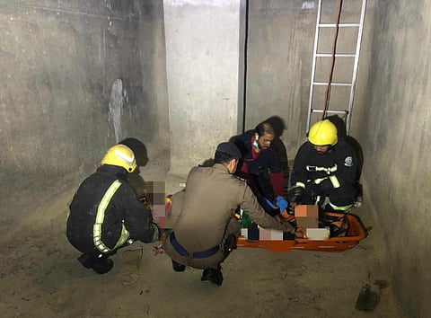 "مدني مكة" ينقذ شخصاً سقط في خزان مياه أرضي فارغ