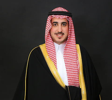 أمير الجوف يوجِّه بتأخير الدوام المدرسي إلى التاسعة صباحًا