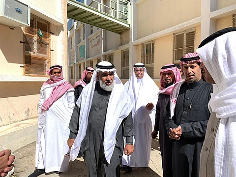 مدير تعليم الطائف يقف على مدارس الهدا المسائية بعد شكوى الطالبات من قسوة الشتاء