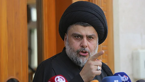 تجنباً لفتنة داخلية.. مقتدى الصدر يلغي مظاهرة أمام السفارة الأمريكية في بغداد
