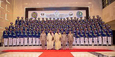 ولي العهد يرعى حفل تخريج الدفعة 97 من طلبة كلية الملك فيصل الجوية