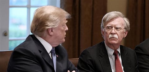 محاكمة العزل.. مستشار سابق لـ"ترامب" يضعه في مأزق