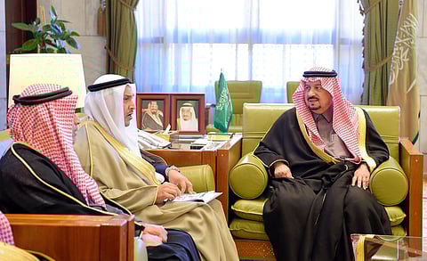 أمير الرياض يبحث مع رئيس "المياه الوطنية" إيصال الخدمات لمستشفى بـ"الدرعية"