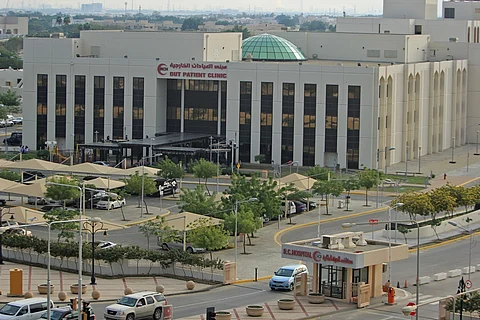 مستشفى الهيئة الملكية بالجبيل يتمكّن من استئصال ورم من عين طفلة