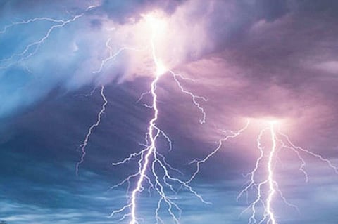 "مدني الباحة" يحذّر من التقلبات الجوية ويدعو لتجنب مجاري الأودية