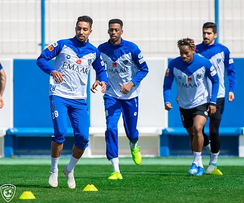 الهلال يبحث عن الصدارة عبر بوابة أبها.. والاتحاد لمصالحة جماهيره أمام الرائد