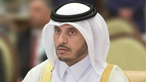 رئيس وزراء قطر السابق يطالب برفع الإقامة الجبرية عنه ويرفض أموال حمد بن خليفة