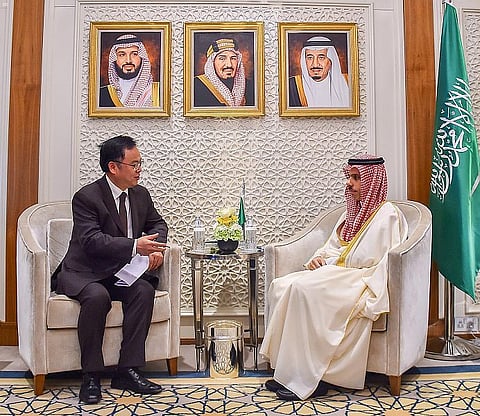 وزير الخارجية يؤكد للسفير الصيني تضامن المملكة مع بلاده لمواجهة فيروس كورونا