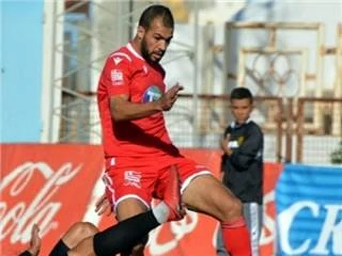 أبها يتعاقد مع اللاعب الجزائري "بوخنشوش"